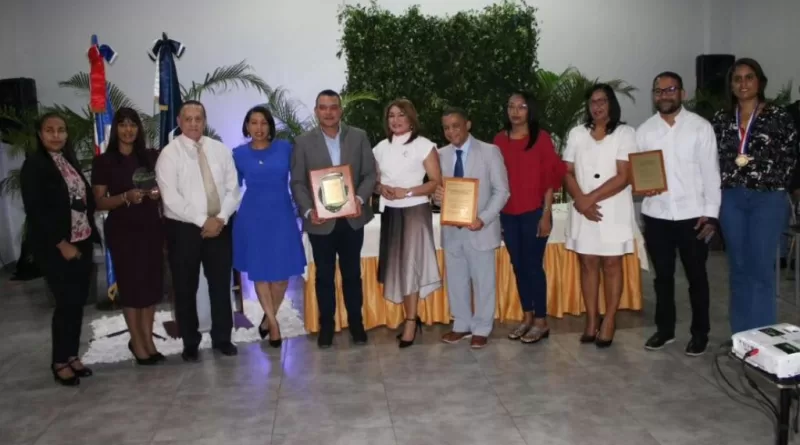 Ney Arias Lora obtiene primer lugar en cumplimiento indicadores de calidad en Hemodiálisis